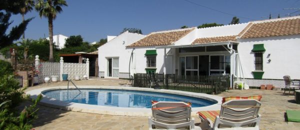 AX728 – Casa Cuatro Vientos, spacious villa near Lake Vinuela AX728 – Casa Cuatro Vientos, spacious villa near Lake Vinuela
