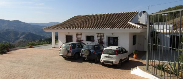 AX741 – Casa Estrella Sola -quality, modern country house, near Benarmargosa AX741 – Casa Estrella Sola -quality, modern country house, near Benarmargosa