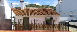 AX1085 – Casa Pizarra, village house with patio garden, La Viñuela AX1085 – Casa Pizarra, village house with patio garden, La Viñuela