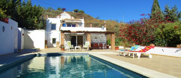 AX1115 – Casa Las Palmeras, country house and potential B&B, Iznate