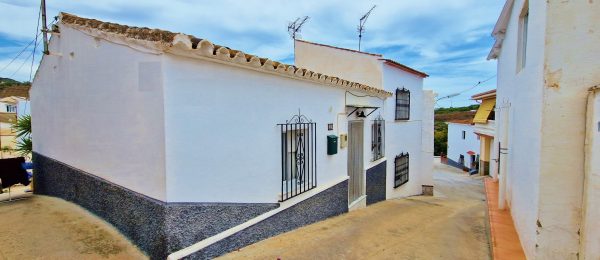 AX1224 – Casa Lomilla, village house on one level, Triana, Vélez-Málaga