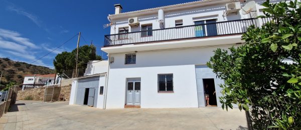 AX1237 – Casa La Posada, Viñuela village