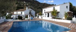 AX1316 – Cortijo de Sueños, rustic home and tourist cottages, near Comares