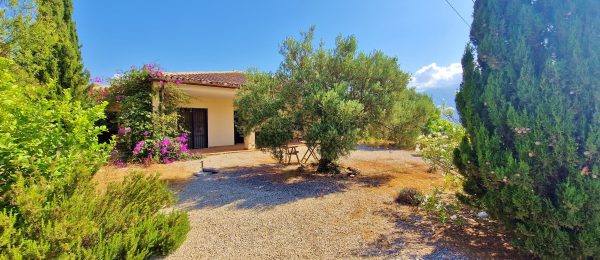 AX1327 – Casa La Viña, country house near Los Romanes