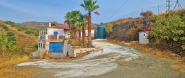 AX1336 – Casa Lomas, Almachar, country house with gardens, pool (to be finished) and views