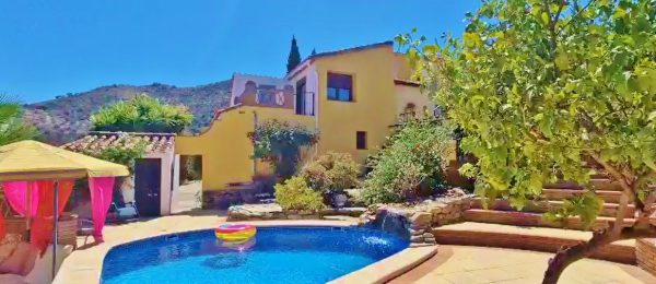 AX1350 – Cortijo Los Tabalos, country house near Riogordo, Benamargosa and Comares