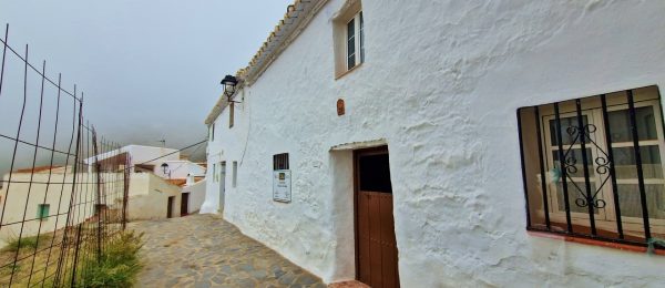 AX1361 – Casas Sierrecilla, two village houses, Canillas de Aceituno