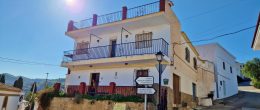 AX1359 – Casa El Mirador, large village house with garden, Almachar