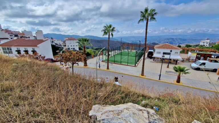 Urban plot of land in Canillas de Aceituno