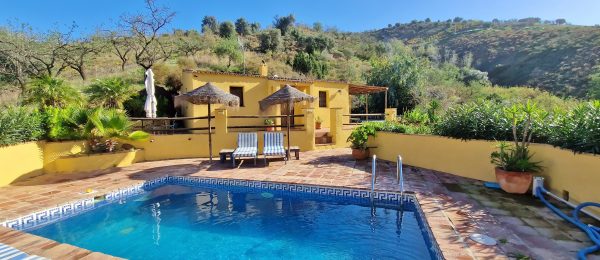 AX1375 – Casa Los Montes, country house near Los Romanes (Viñuela)