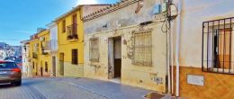 AX1369 – Casa Pizarra, village house to restore with garden, Velez-Malaga