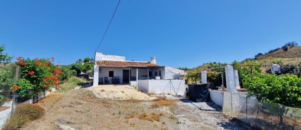 AX1388 – Casa Alejandro, country house to restore, Triana (Velez-Malaga) AX1388 – Casa Alejandro, country house to restore, Triana (Velez-Malaga)