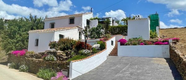 AX1387 – Casa Uno, country house in the hills above Triana, Velez-Malaga