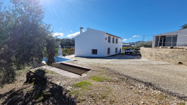 Finca Molina, beautiful country house with large barn, near Comares/Riogordo — photo 3