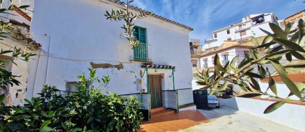 AX1428 – Casa Baja, Almachar village