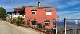 AX1422 – Casa Rayo, country house, edge of village, Comares