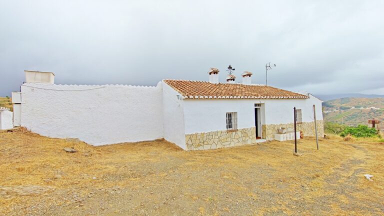 Cortijo Loma Blanca, rustic country cortijo, Almachar