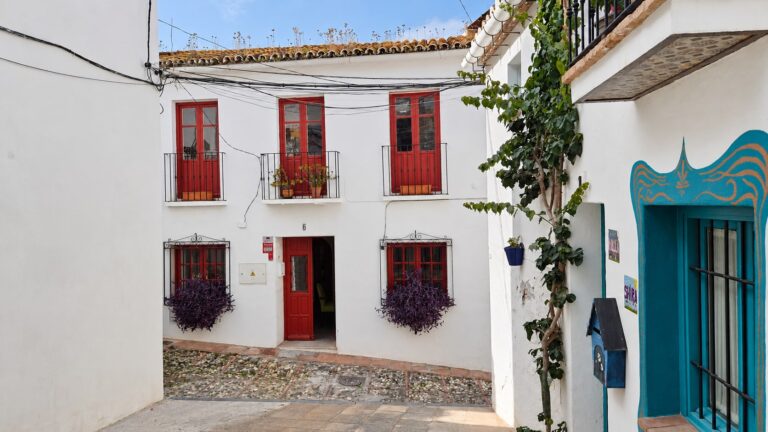 Casa Copihue, townhouse with patio and terrace, Vélez-Málaga